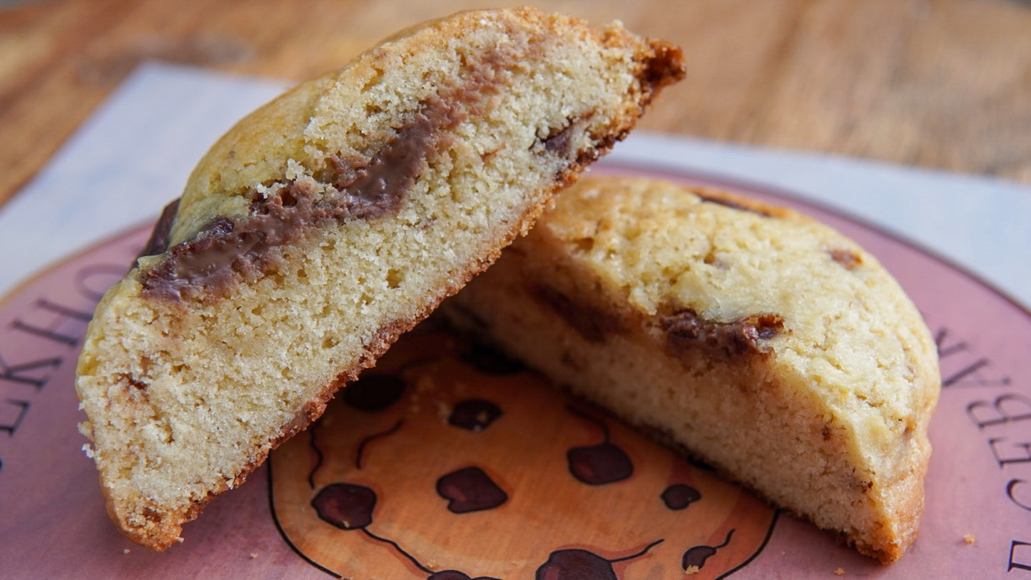 Chocolate chip cookie
